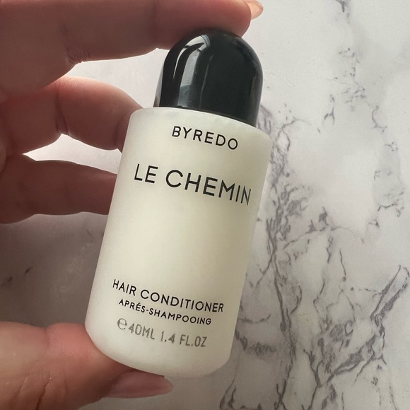 EXCLUSIVE Byredo Le Chemin Travel Toiletry Set - Picture 6 of 12